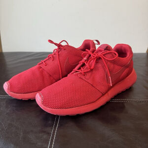 Nike Roshe Run Red Triple Red Mesh Sneakers Size:9 Men Athletic Shoes
